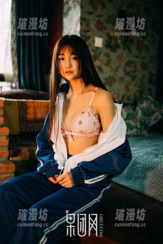 GIRLT果团网 - Miss琪和她的女孩们，开放图库，快来分享你对她的看法！