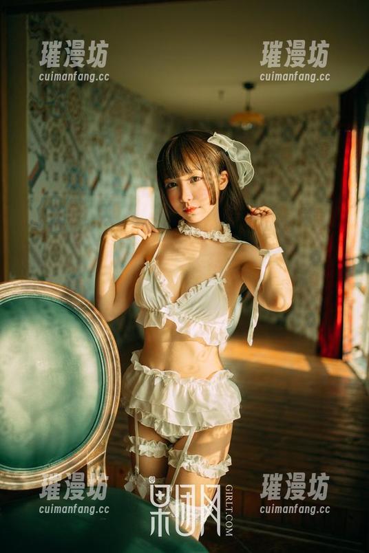 GIRLT果团网-爱丽莎LISA GIRLT果团网 - 让人无法抵挡的诱惑:爱丽莎LISA的比基尼高清图集!