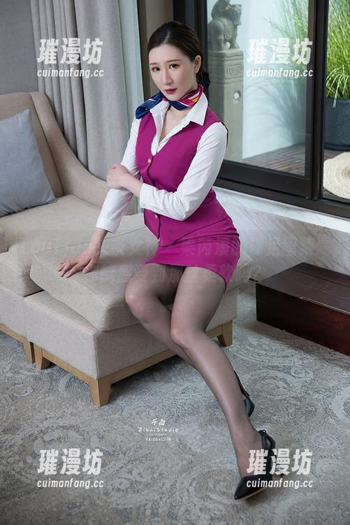 TouTiao头条女神 - 梁芮溪的裸足图集：你能感受到那丝柔软吗？