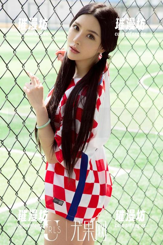 UGirls尤果网-赵伊彤 UGirls尤果网 - 赵伊彤的毛衣作品集:每一针每一线都在低语