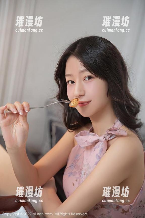Xiuren秀人网 - z杯悠悠女友图册：在这些模糊的瞬间中找回真实的自己。