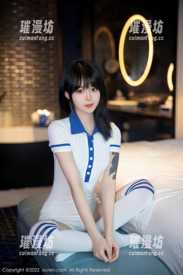 Xiuren秀人网 - 当白色遇上乔伊joy：高清图片里的‘纯白’瞬间，真是白到发光！