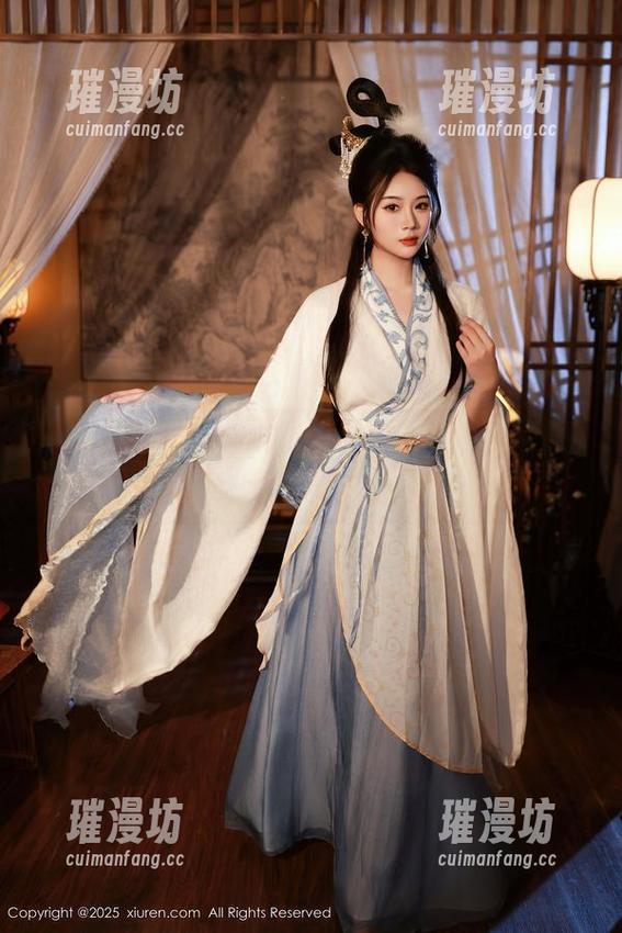 Xiuren秀人网 - 少女蜕变的瞬间：小嘉敏写真原图无限魅力