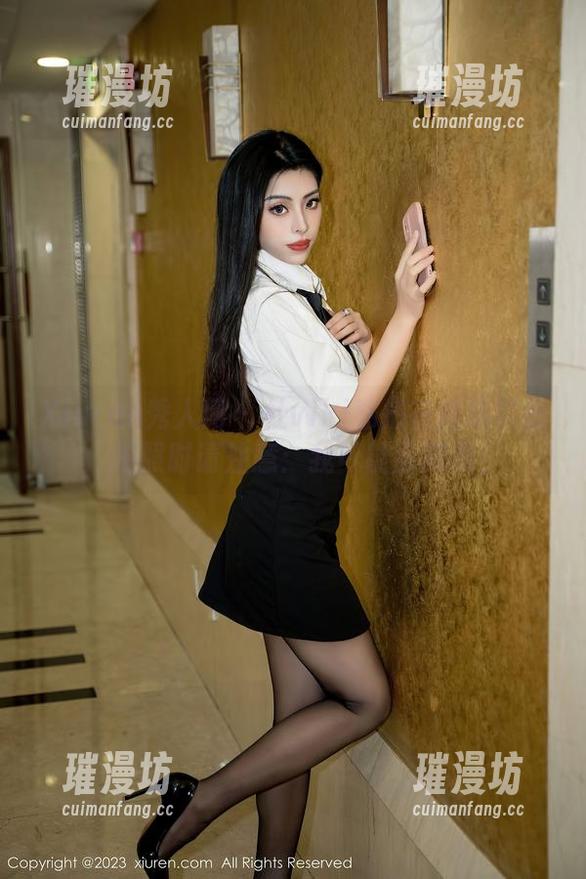 Xiuren秀人网-杜viki Xiuren秀人网 - 杜viki私拍在高跟鞋里:拍照时请注意:我可能会摔倒!