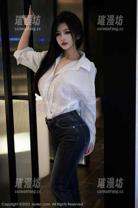 Xiuren秀人网-杨晨晨Yome Xiuren秀人网 - 杨晨晨Yome的圣诞特供:私房美图,给你热乎乎的节日气息!