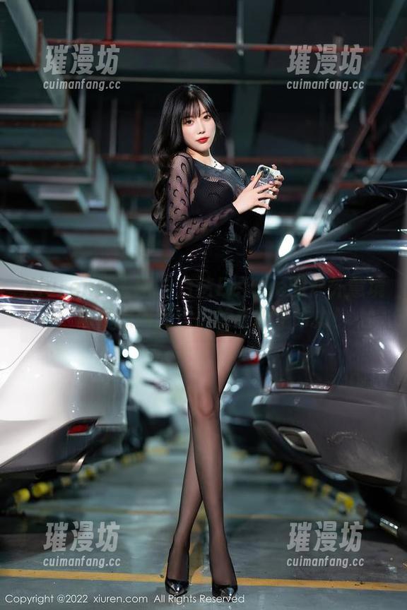 Xiuren秀人网-白洁Bessie Xiuren秀人网 - 白洁Bessie的户外意境:图包原图里透出的那股生命力!