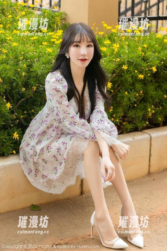 YouMi尤蜜荟-小海臀Rena YouMi尤蜜荟 - 小海臀Rena与她的眼镜:一组美图,却让人忍不住想入非非