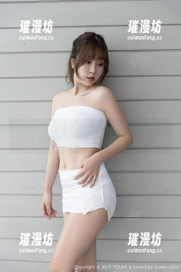 YouMi尤蜜荟-是小逗逗 YouMi尤蜜荟 - 是小逗逗的JK写真集:轻松搞怪,让生活更有趣!