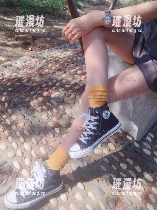 丝月神 微密圈 - 别眨眼!丝月神高跟鞋图片更新,真的是高冷与可爱兼备!