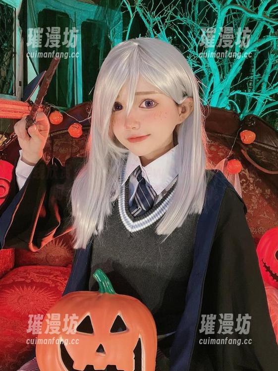 在线欣赏：六二二同学w女友的那些轻松时刻，隐约有种夏末的慵懒。