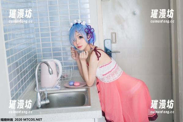 喵糖映画 喵糖映画户外制服写真:微风吹动的裙摆,仿佛在跟我分享什么不为人知的心事