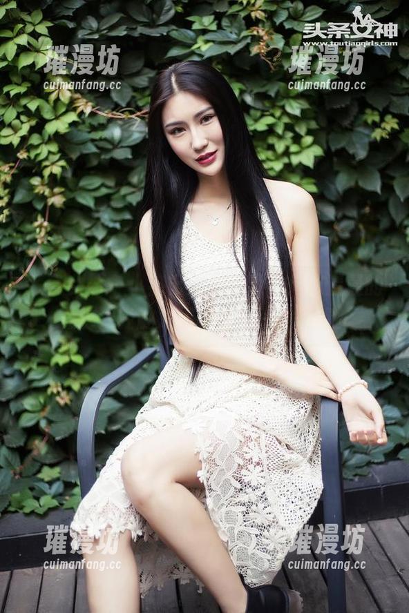 头条女神 - 小热巴温柔资源，宛如清晨的露水，轻触之间弥漫着一种柔情。