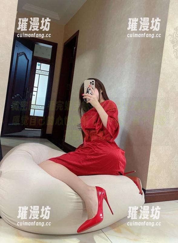 奶宝妹纸 微密圈 - 看完奶宝妹纸最新的空姐写真,感觉自己的心也跟着飞了一趟,留个意想不到的回忆。