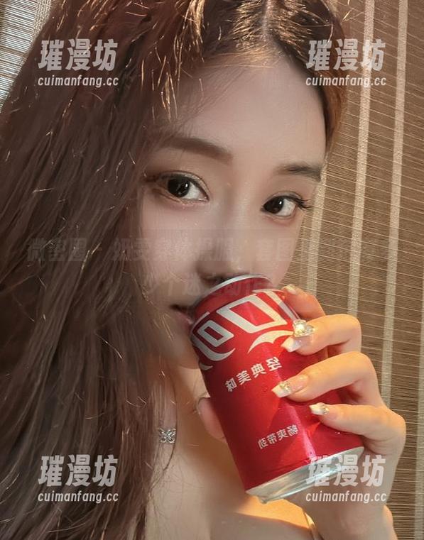 微密圈 - 奶雯穿体操服，套图里到底有多少个迷之动作？