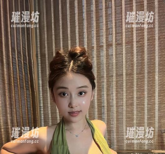 微密圈 - 美图醒目，奶雯优雅的白色蕾丝，谁能抵挡？