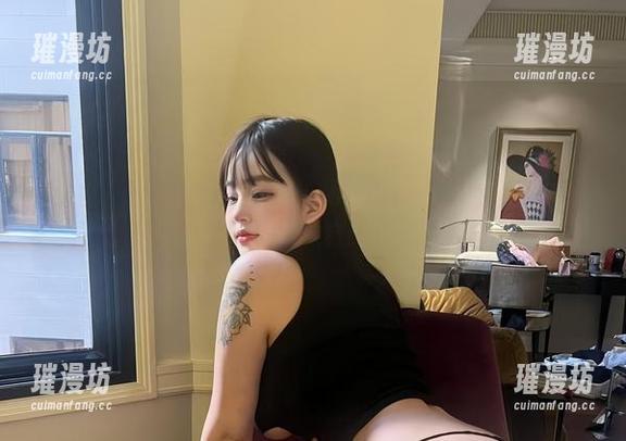 小u优优子 微密圈 - 随意一瞥就沦陷了,小u优优子的吊带图集,原图真是个宝藏!