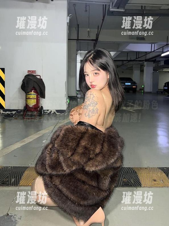微密圈 - 在这里抢先看！小优优子的粉色吊带裙在线图片，让人心跳加速！