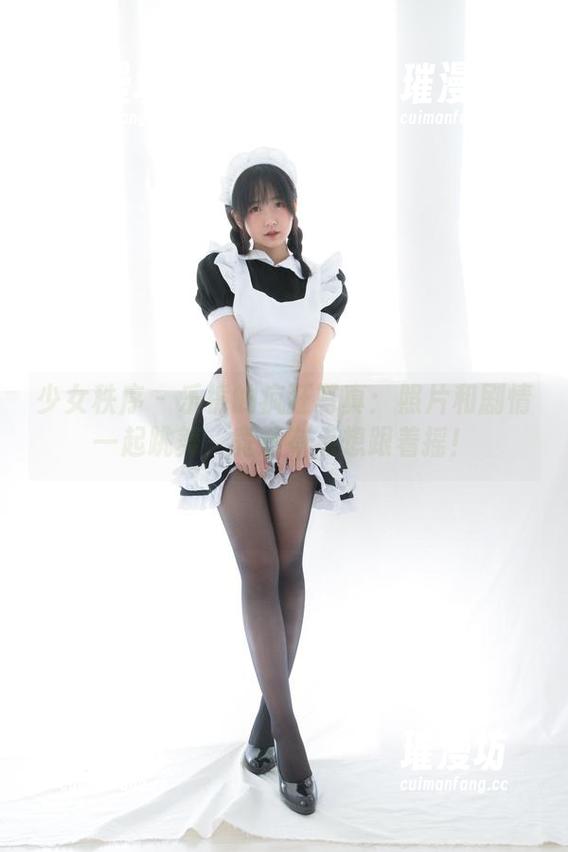 少女秩序 - 乐栀的疯狂写真：照片和剧情一起跳舞，竟然有点想跟着摇！
