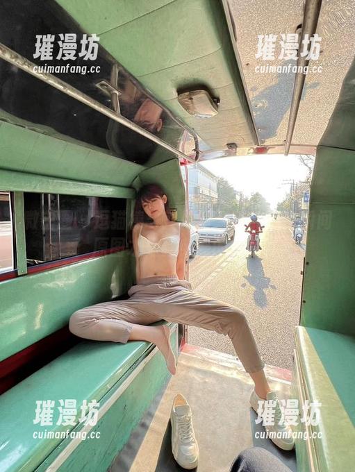 微密圈 - 逗猫棒与就是阿朱啊的亲密瞬间：原图才是真实感的赢家！