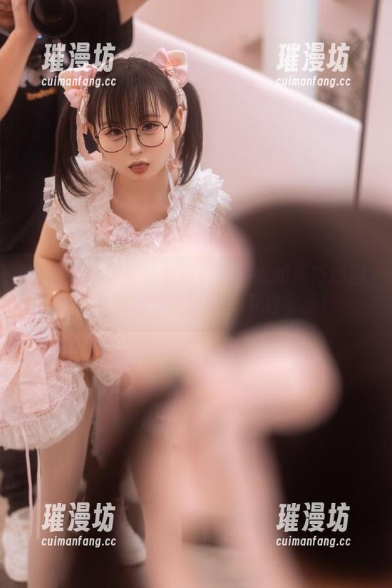 周末郊游全集：看看幼水铃衣如何巧妙避开阳光与野草的互动，下载享受！