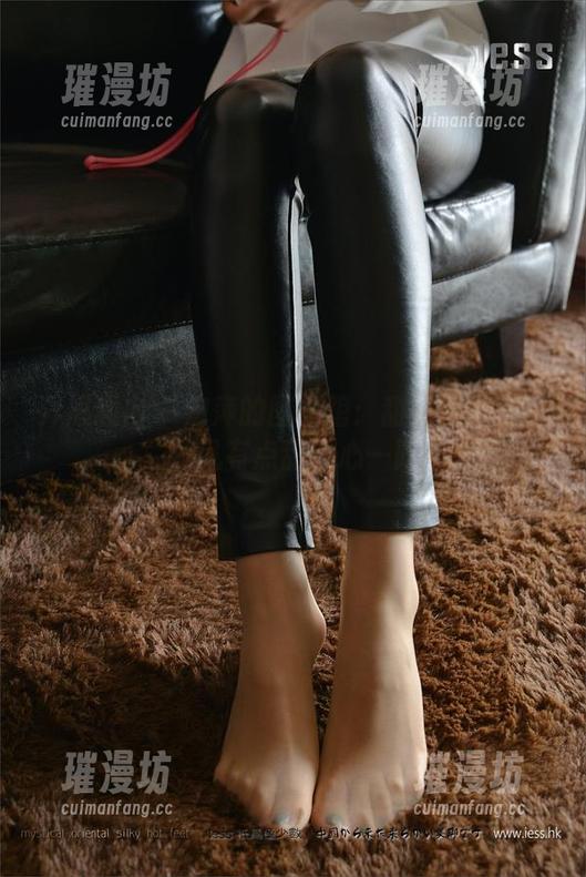 异思趣向-婉萍 异思趣向 - 婉萍的图书馆:甜美同事写真,画风有点甜,心一阵乱