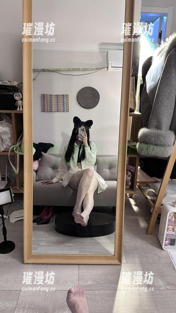 玫桃泡芙 微密圈 - 满级少妇的秘密:玫桃泡芙的写真作品竟然这样拍