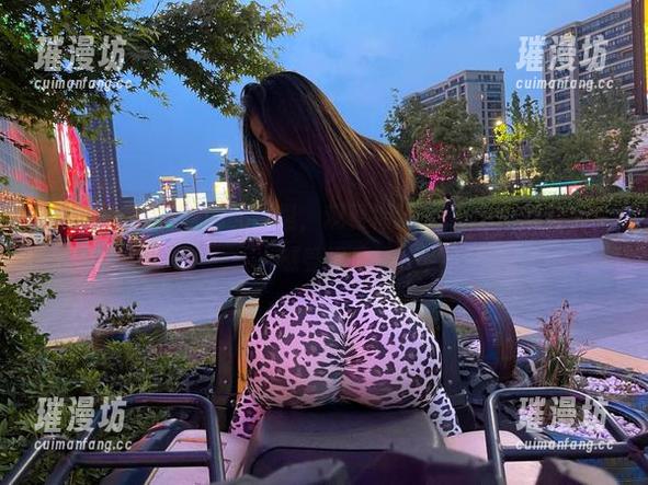 禅雨儿Lynne 微密圈 - 在皮衣的故事里,观看禅雨儿Lynne的写真、感受温度