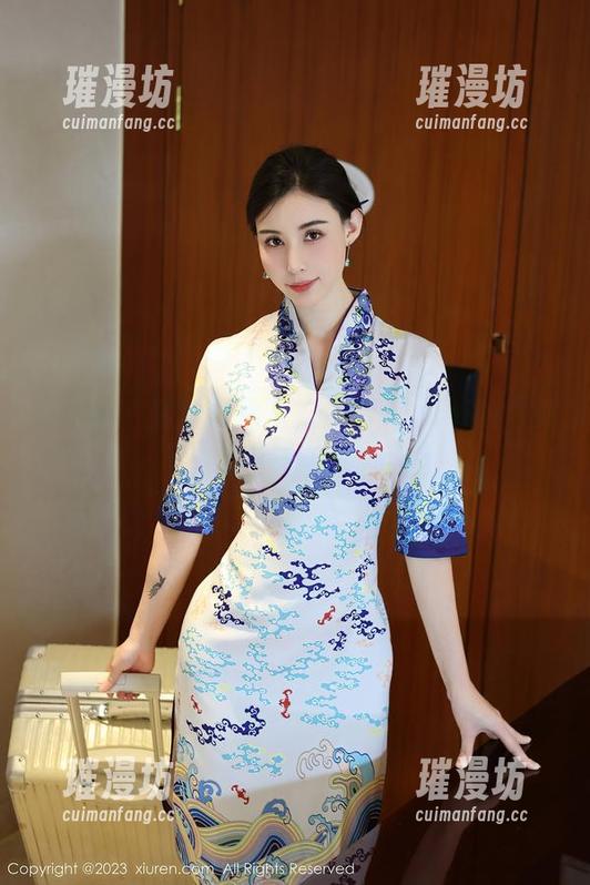秀人网-77qiqi 秀人网 - 踏青带你飞,来看77qiqi的户外美图精选吧!