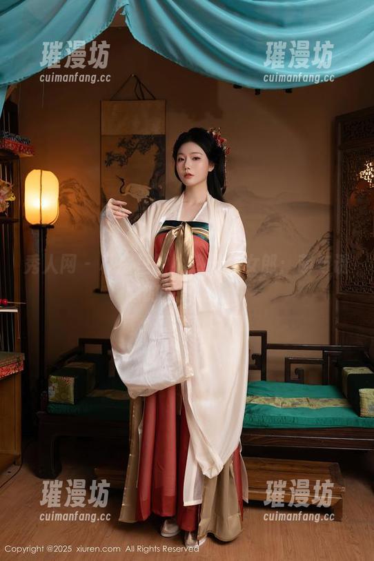 秀人网 - 私房里的小热巴兔女郎：萌与诱惑的完美结合！