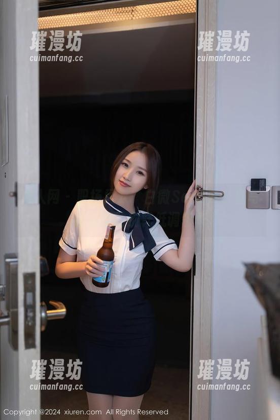 秀人网-白微Sera 秀人网 - 职场风云,白微Sera办公室写真美图的别样低调奢华