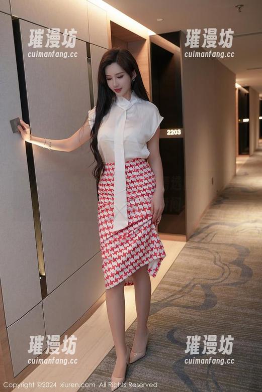 秀人网-西希白兔 秀人网 - 西希白兔美足的精选图片,光影交错间的绝妙瞬间