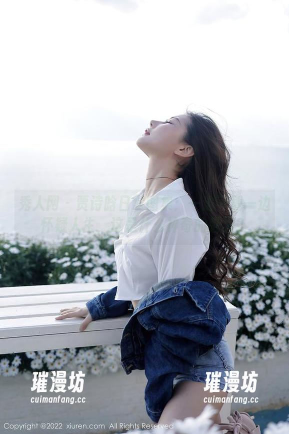 秀人网 - 贾诗晗日常图集：一边下载一边怀疑人生，这是什么神奇的魅力？