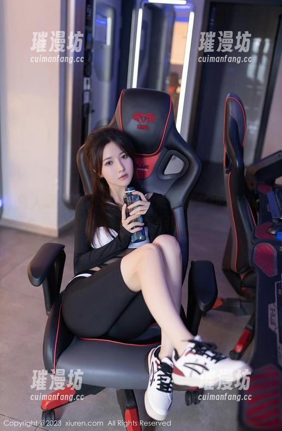 秀人网-金幼汐Vivian 秀人网 - 找不到网袜?来看看金幼汐Vivian的免费写真,保证你惊喜