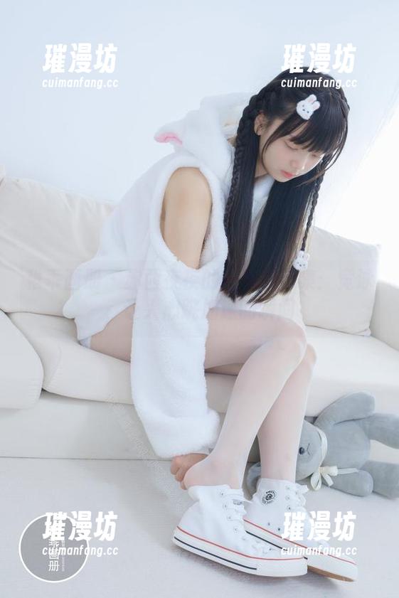 稚乖画册 - 赤西夜夜的高清写真集：竟泳，让人心跳加速的瞬间