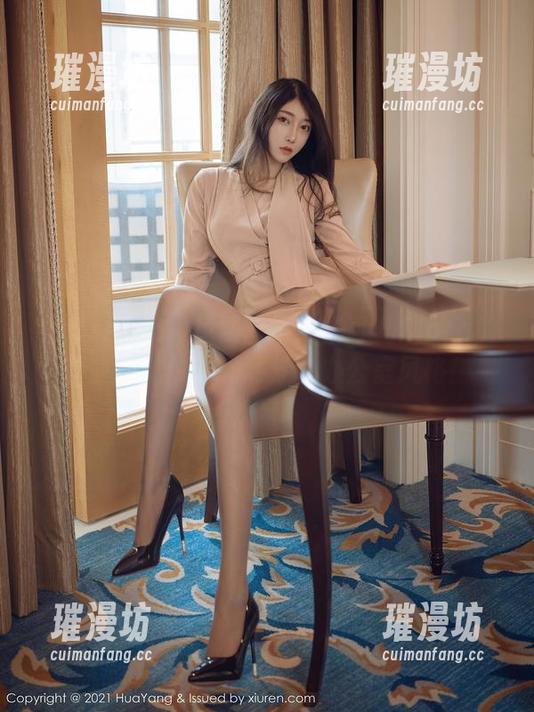花漾show - 免费图集：朱可儿Flora的职业装，仪式感满分的办公室风格！