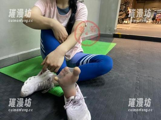 若若老师 微密圈 - 这张照片让我想起天台的风,若若老师那种随性真让人想点赞。
