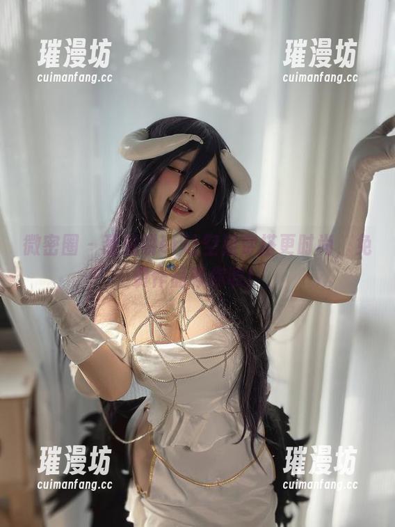 葱油饼er 微密圈 - 葱油饼er让空姐穿搭更时尚,免费作品等你收!
