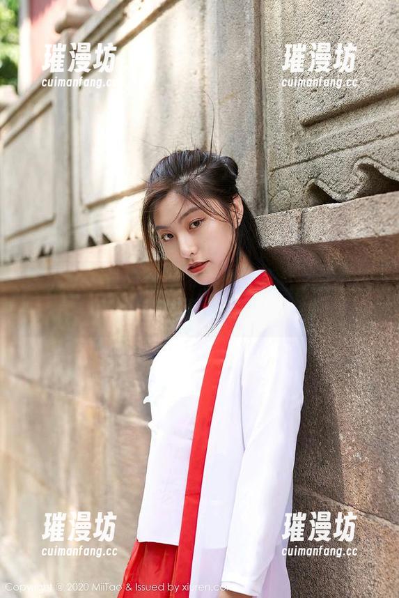 蜜桃社 - 让木奈奈带你飞：天台免费套图，翱翔不再是梦！