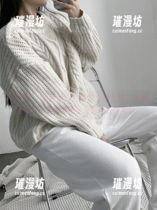 微密圈 - 最新清纯女高系套图上线！陈佩奇的每一次出镜都是解锁青春的密码！