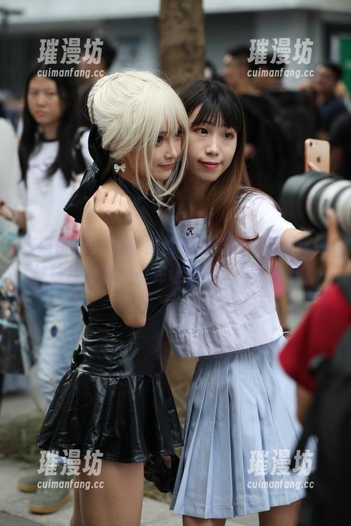 魔镜街拍 魔镜街拍:OL范黑丝私拍美图,解锁你的丝袜控潜力,看完让你想买一打黑丝!
